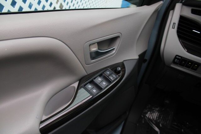 2015 Toyota Sienna XLE PREMIUM NAVI Melbourne FL