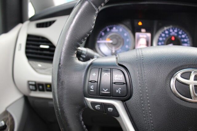 2015 Toyota Sienna XLE PREMIUM NAVI Melbourne FL