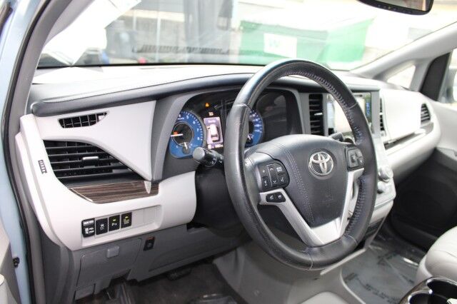 2015 Toyota Sienna XLE PREMIUM NAVI Melbourne FL