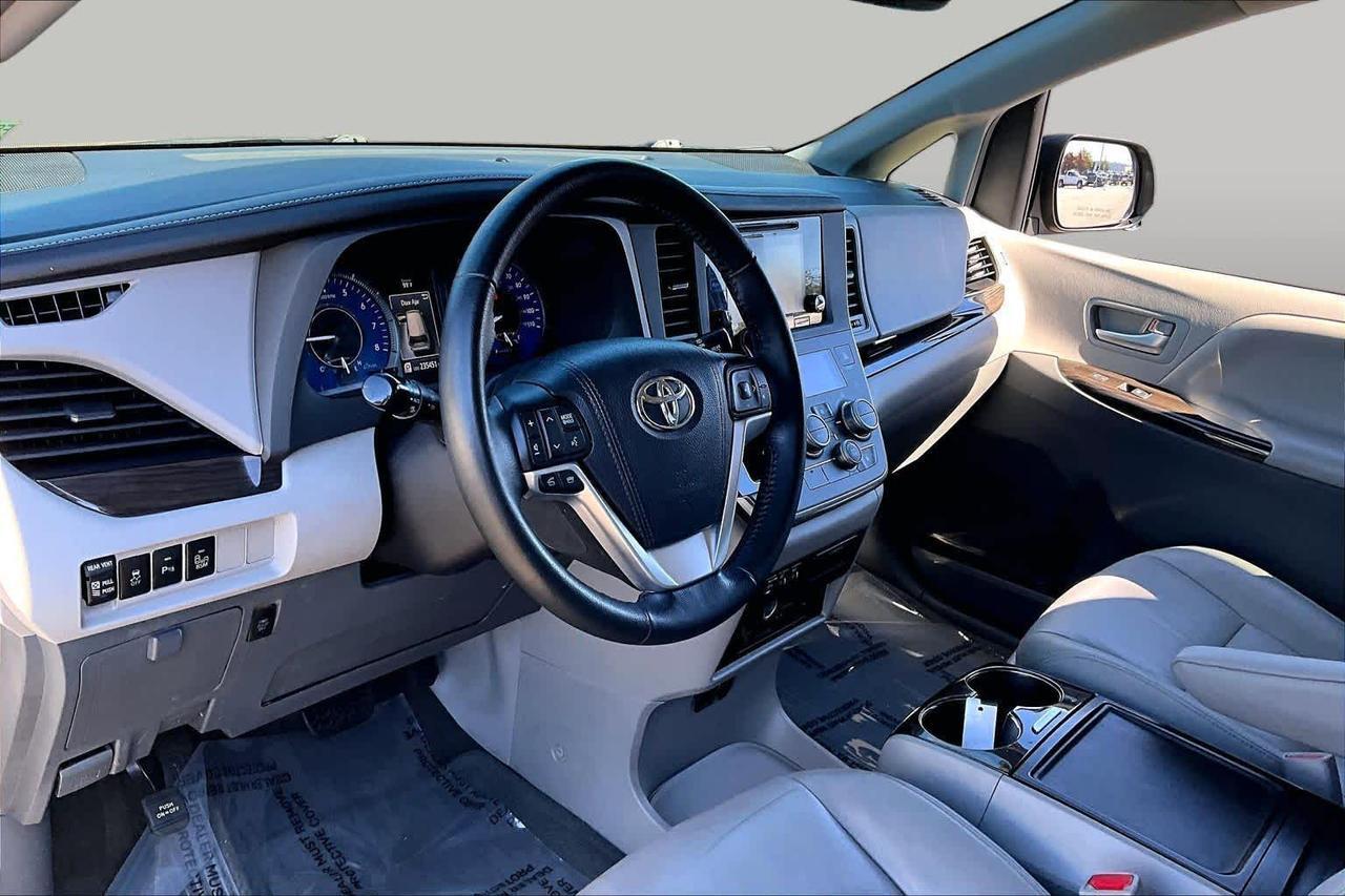 2015 Toyota Sienna XLE Premium Folsom CA