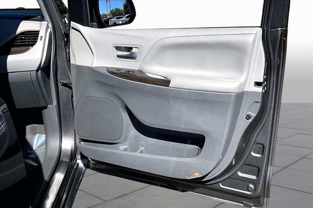 2015 Toyota Sienna XLE Premium Folsom CA