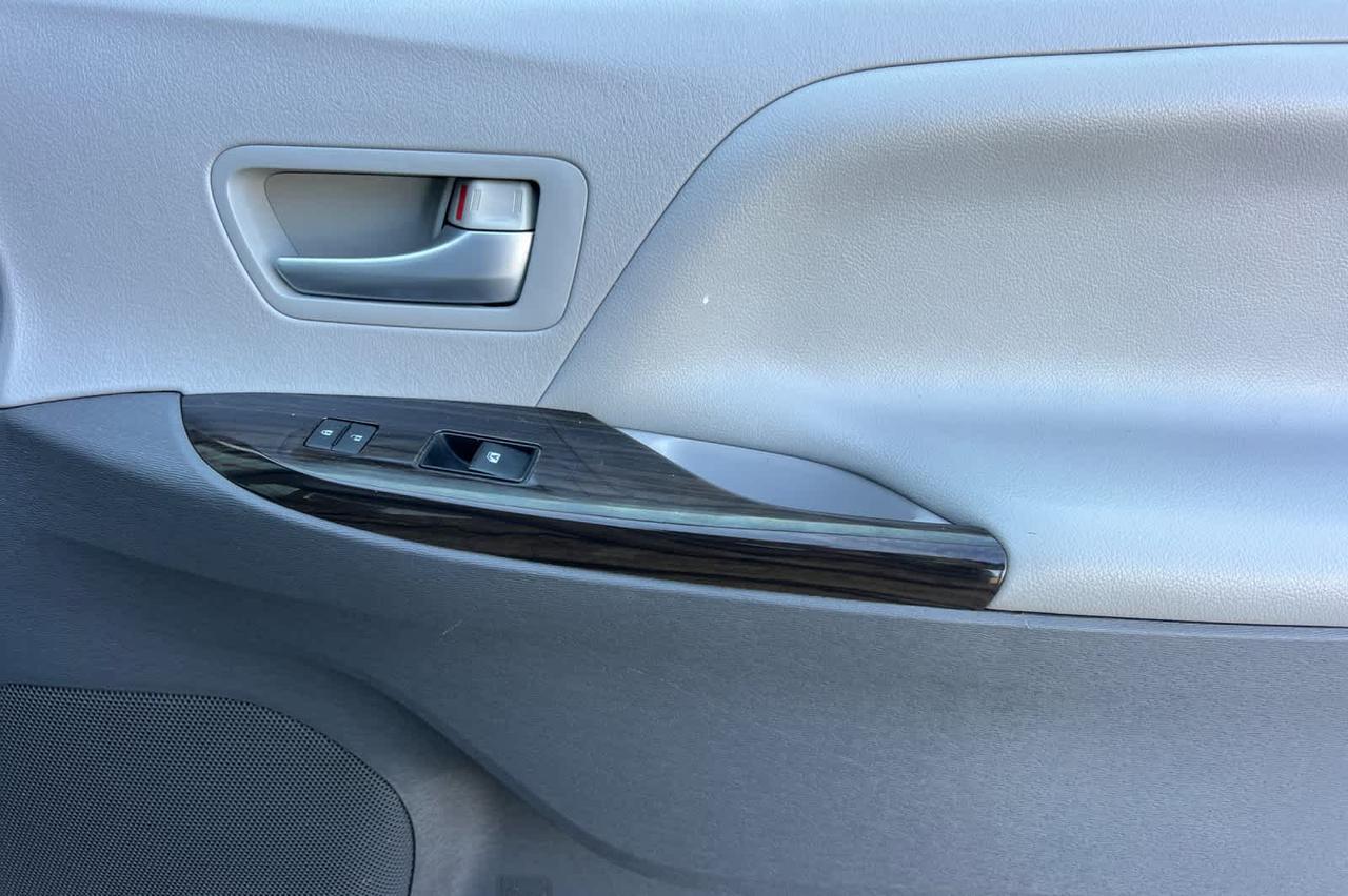 2015 Toyota Sienna XLE Roseville CA