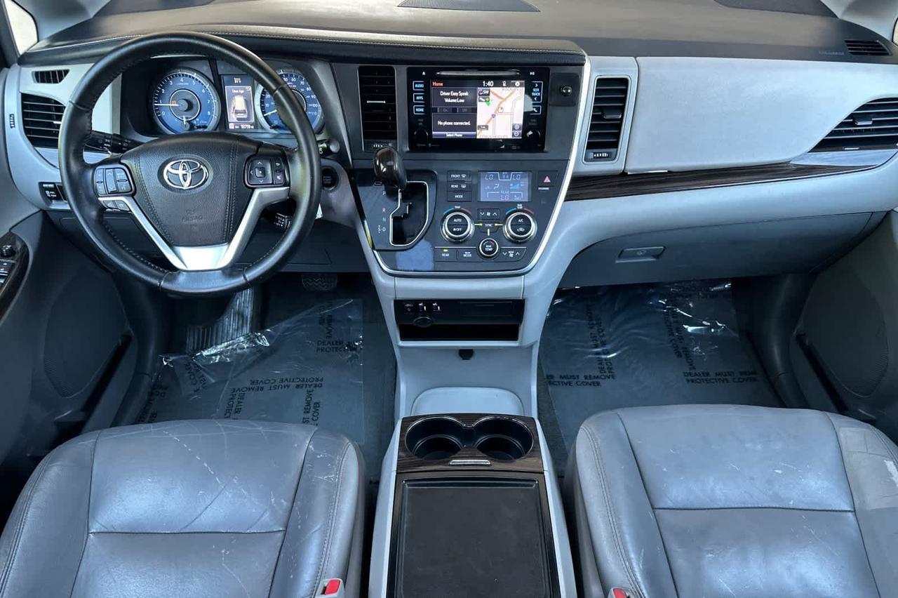 2015 Toyota Sienna XLE