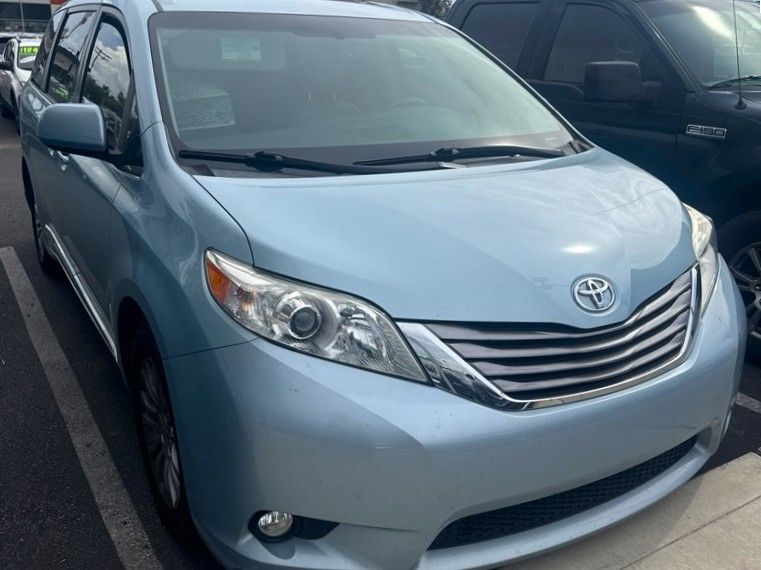 2015 Toyota Sienna XLE