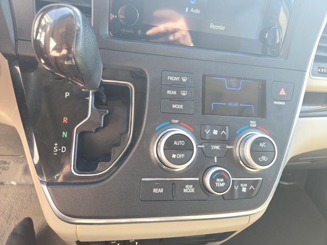 2015 Toyota Sienna XLE West Burlington IA