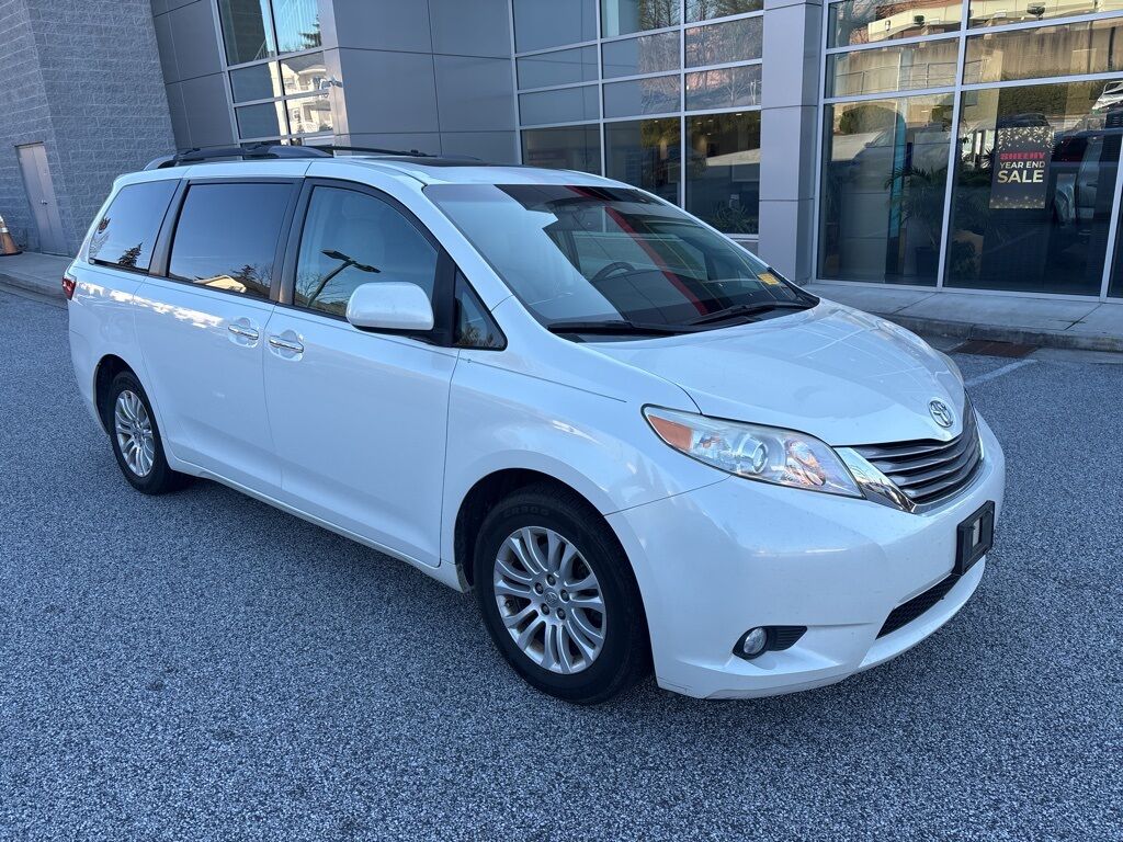 2015 Toyota Sienna XLE