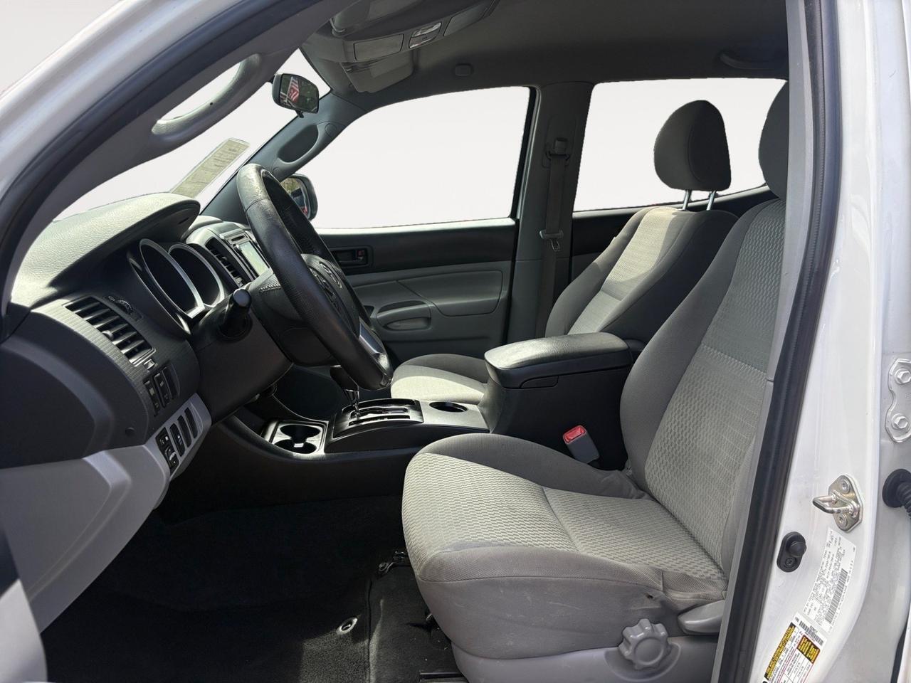 2015 Toyota Tacoma PreRunner, RUNNING BOARDS, BRUSH GUARD, BED LINER, TOW PACKAGE, BLUETOOTH, BACKUP CAMERA, THIS TOYOTA IS READY TO RIDE! Virginia Beach VA