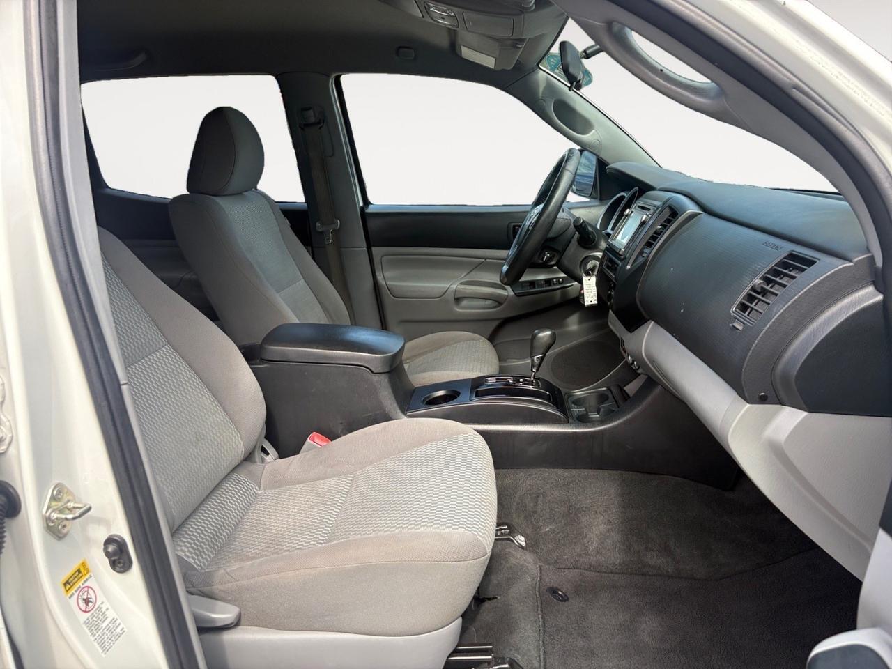 2015 Toyota Tacoma PreRunner, RUNNING BOARDS, BRUSH GUARD, BED LINER, TOW PACKAGE, BLUETOOTH, BACKUP CAMERA, THIS TOYOTA IS READY TO RIDE! Virginia Beach VA