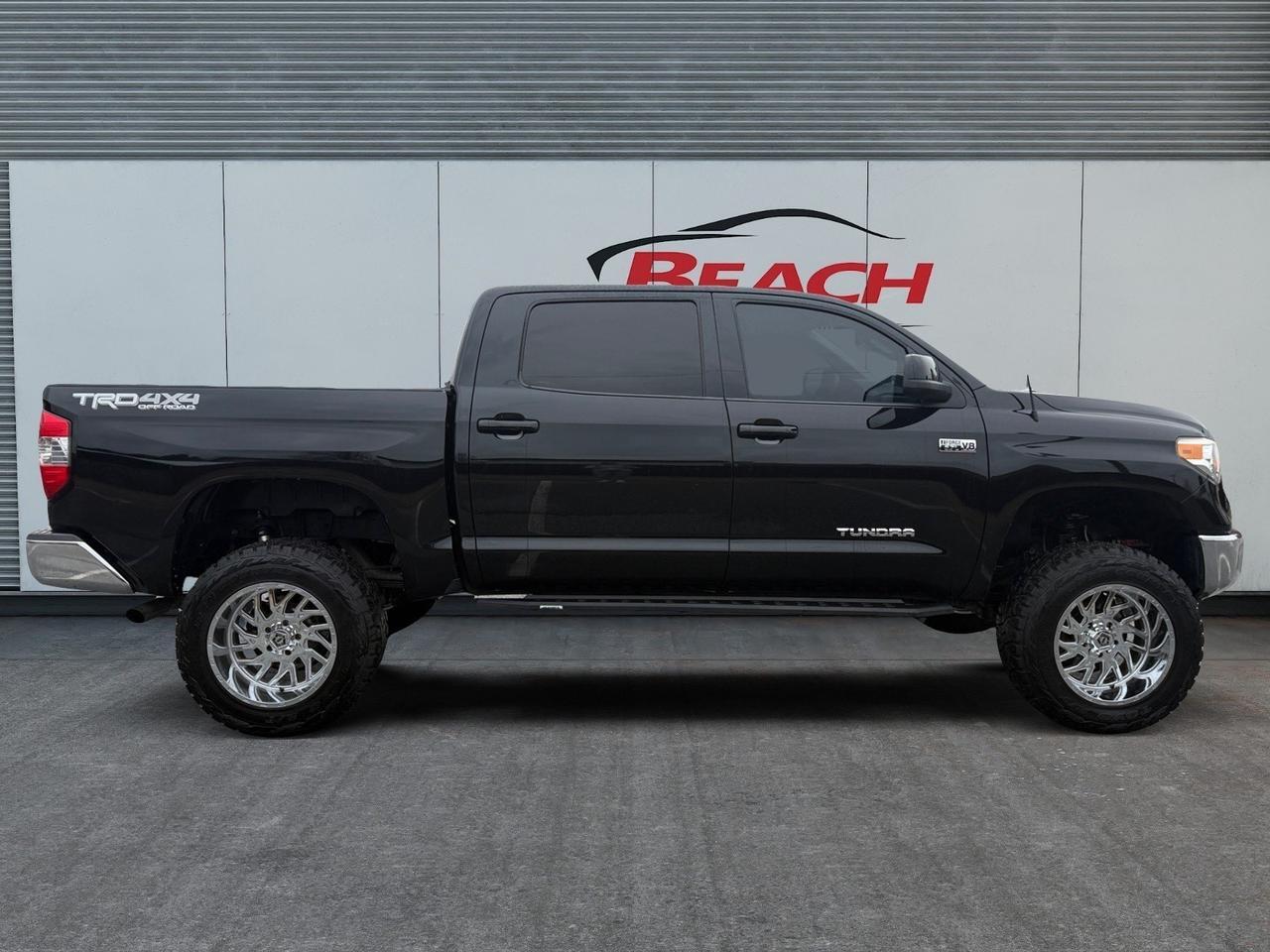 2015 Toyota Tundra 4WD Truck LIMITED, RUNNING BOARDS, TOW PACKAGE, SUNROOF, HEATED SEATS, KEYLESS ENTRY, BLUETOOTH, POWER/HEATED MIRRORS, BED LINER, LIFTED, OFF ROAD WHEELS, BACKUP CAMERA, CLEAN CARFAX, LOW MILES! Norfolk VA