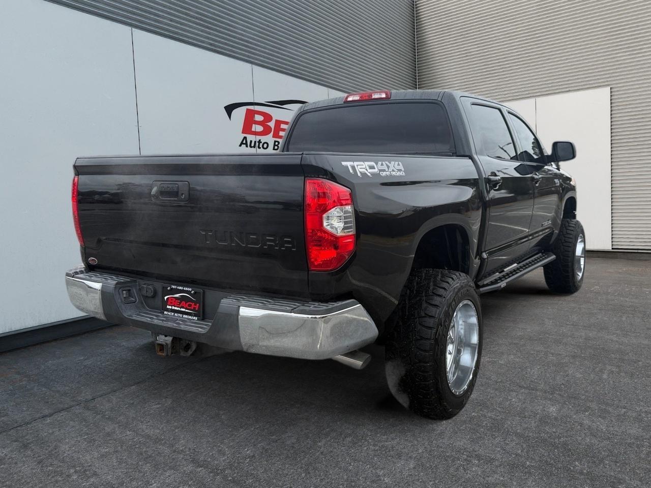 2015 Toyota Tundra 4WD Truck LIMITED, RUNNING BOARDS, TOW PACKAGE, SUNROOF, HEATED SEATS, KEYLESS ENTRY, BLUETOOTH, POWER/HEATED MIRRORS, BED LINER, LIFTED, OFF ROAD WHEELS, BACKUP CAMERA, CLEAN CARFAX, LOW MILES! Norfolk VA