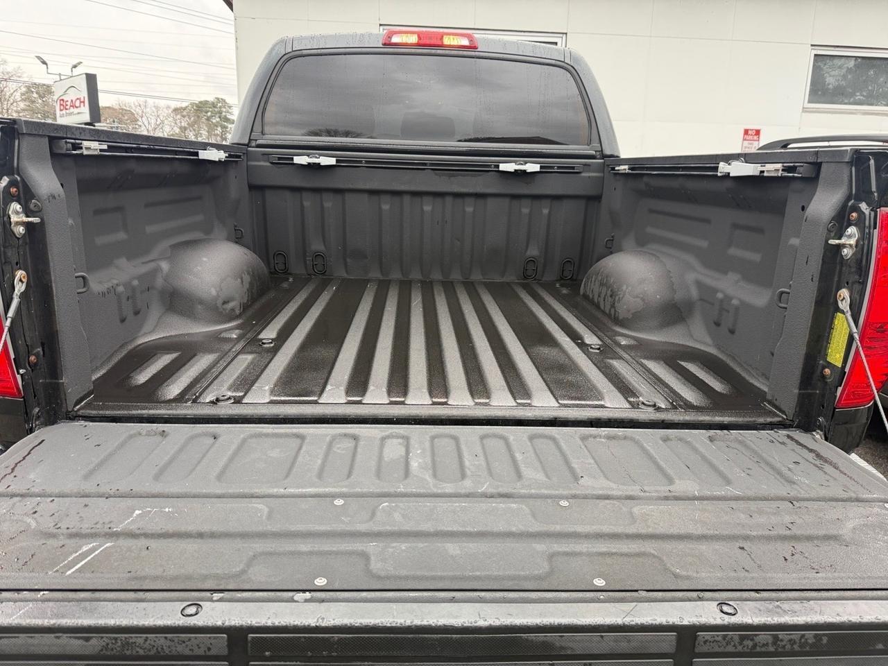 2015 Toyota Tundra 4WD Truck LIMITED, RUNNING BOARDS, TOW PACKAGE, SUNROOF, HEATED SEATS, KEYLESS ENTRY, BLUETOOTH, POWER/HEATED MIRRORS, BED LINER, LIFTED, OFF ROAD WHEELS, BACKUP CAMERA, CLEAN CARFAX, LOW MILES! Norfolk VA