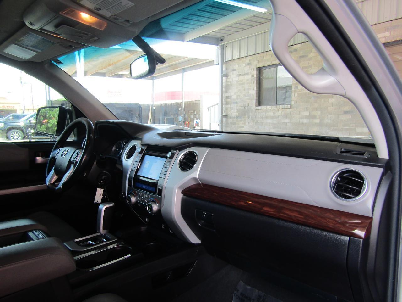 2015 Toyota Tundra CrewMax 5.7L FFV V8 6-Spd AT LTD (Natl) Grand Prairie TX