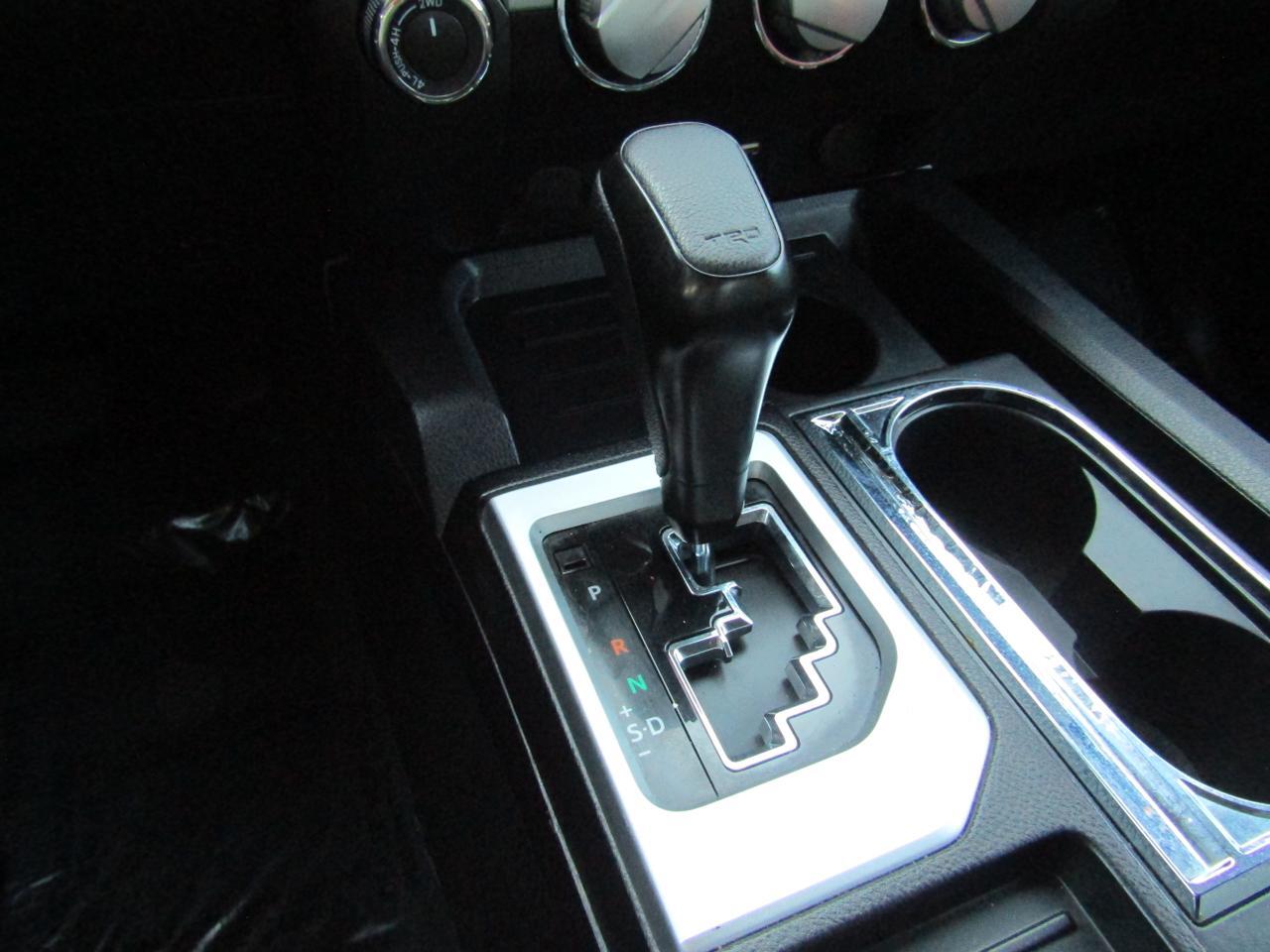 2015 Toyota Tundra CrewMax 5.7L FFV V8 6-Spd AT SR5 (Natl) Grand Prairie TX