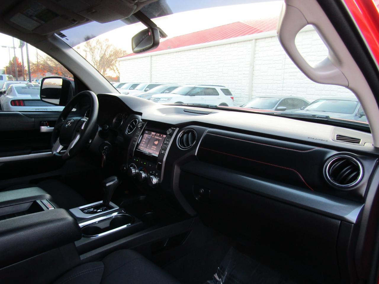 2015 Toyota Tundra CrewMax 5.7L FFV V8 6-Spd AT SR5 (Natl) Grand Prairie TX