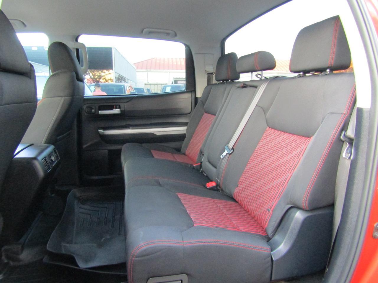 2015 Toyota Tundra CrewMax 5.7L FFV V8 6-Spd AT SR5 (Natl) Grand Prairie TX