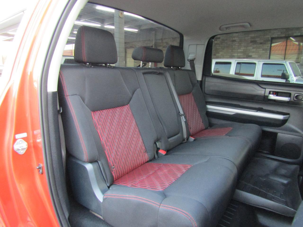 2015 Toyota Tundra CrewMax 5.7L FFV V8 6-Spd AT SR5 (Natl) Grand Prairie TX