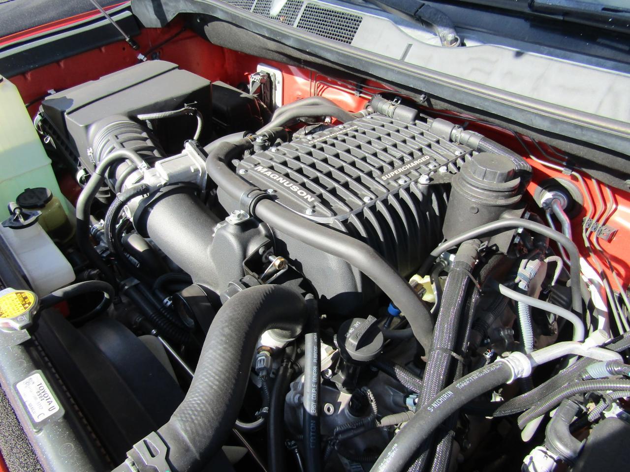 2015 Toyota Tundra CrewMax 5.7L FFV V8 6-Spd AT SR5 (Natl)