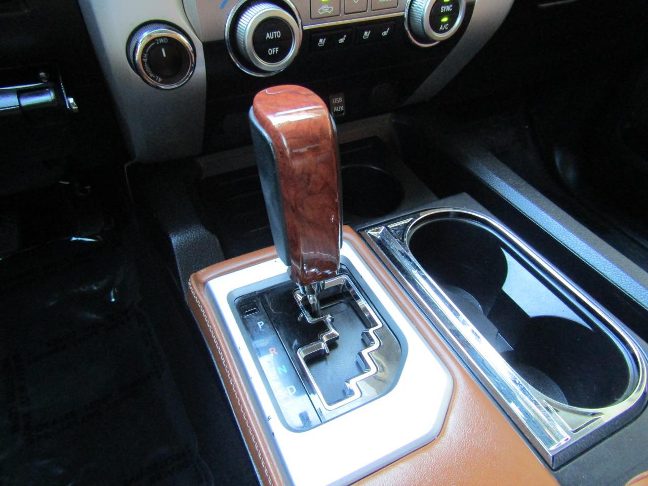 2015 Toyota Tundra CrewMax 5.7L V8 6-Spd AT Platinum (Natl) Grand Prairie TX