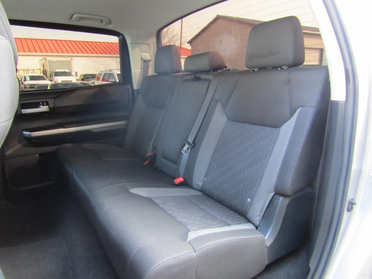 2015 Toyota Tundra CrewMax 5.7L V8 6-Spd AT SR5 (Natl) Grand Prairie TX