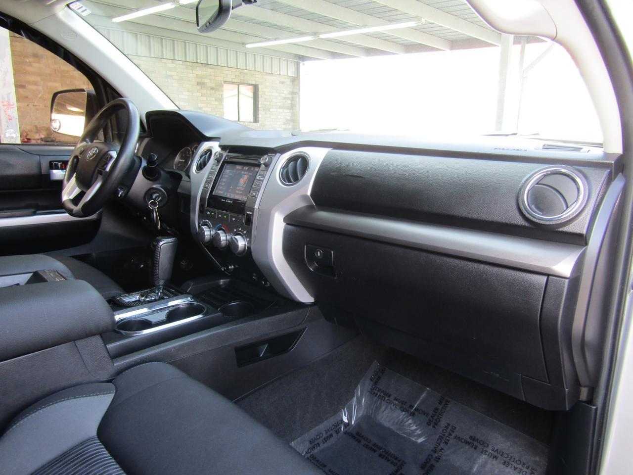 2015 Toyota Tundra CrewMax 5.7L V8 6-Spd AT SR5 (Natl) Grand Prairie TX