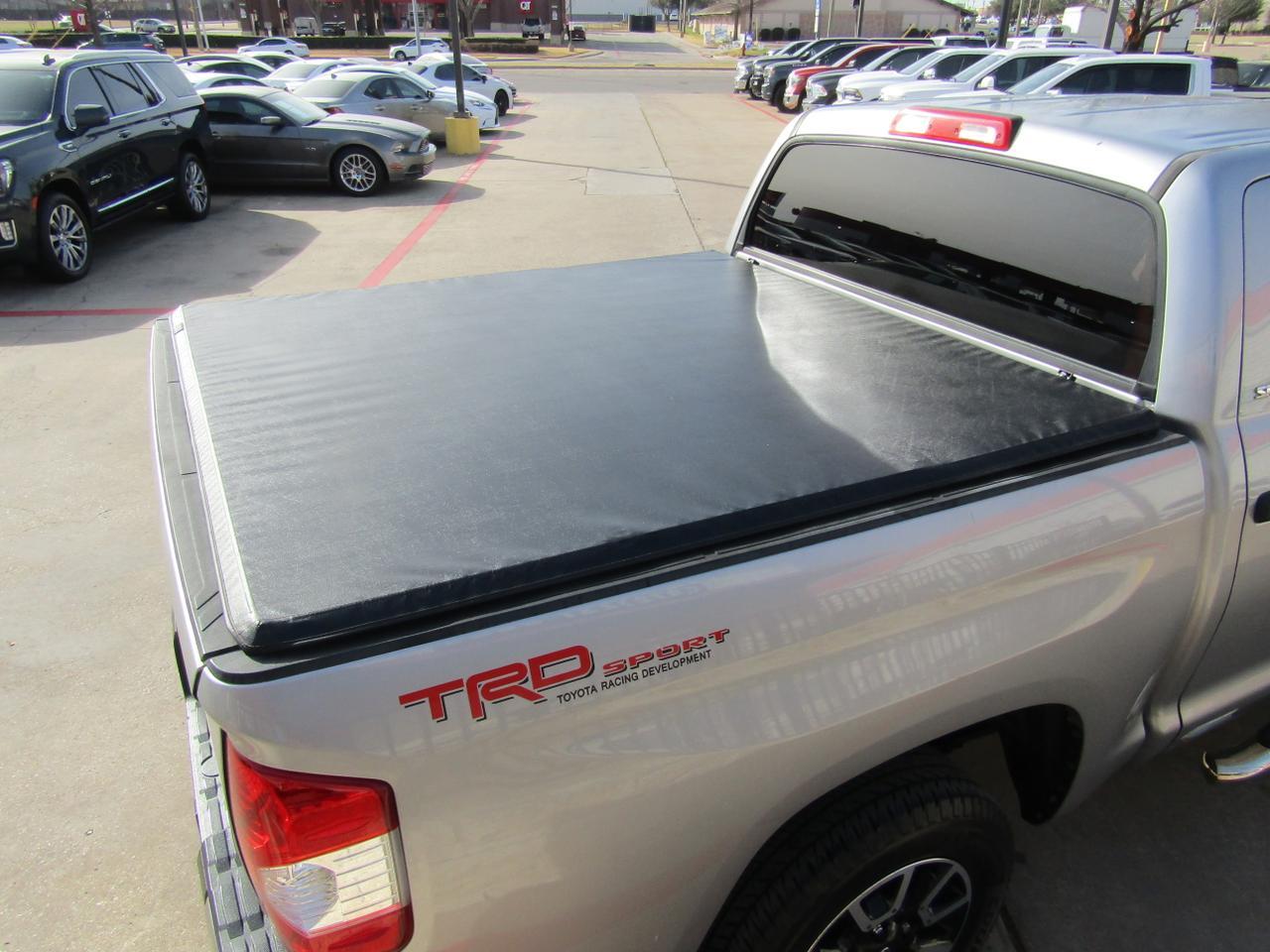 2015 Toyota Tundra CrewMax 5.7L V8 6-Spd AT SR5 (Natl) Grand Prairie TX