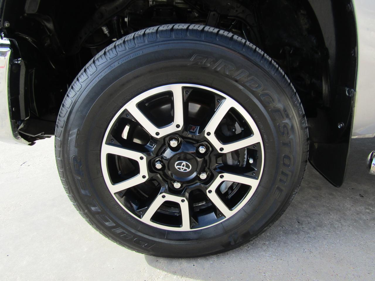 2015 Toyota Tundra CrewMax 5.7L V8 6-Spd AT SR5 (Natl) Grand Prairie TX