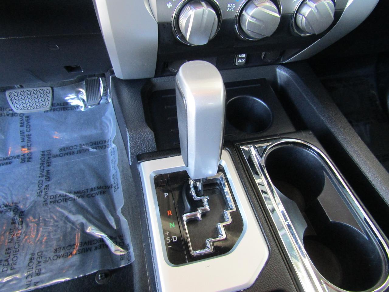 2015 Toyota Tundra CrewMax 5.7L V8 6-Spd AT SR5 (Natl) Grand Prairie TX