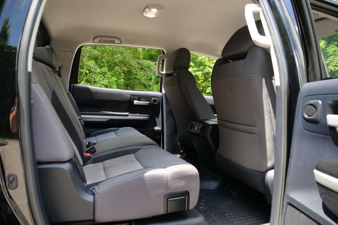2015 Toyota Tundra SR5 4X4 / TRD Off Road / 5.7L V8 / Upgrades! High Point NC