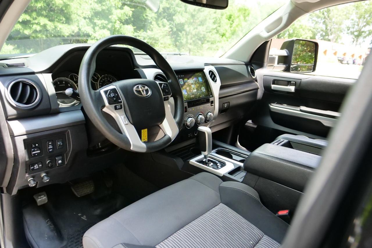 2015 Toyota Tundra SR5 4X4 / TRD Off Road / 5.7L V8 / Upgrades! High Point NC