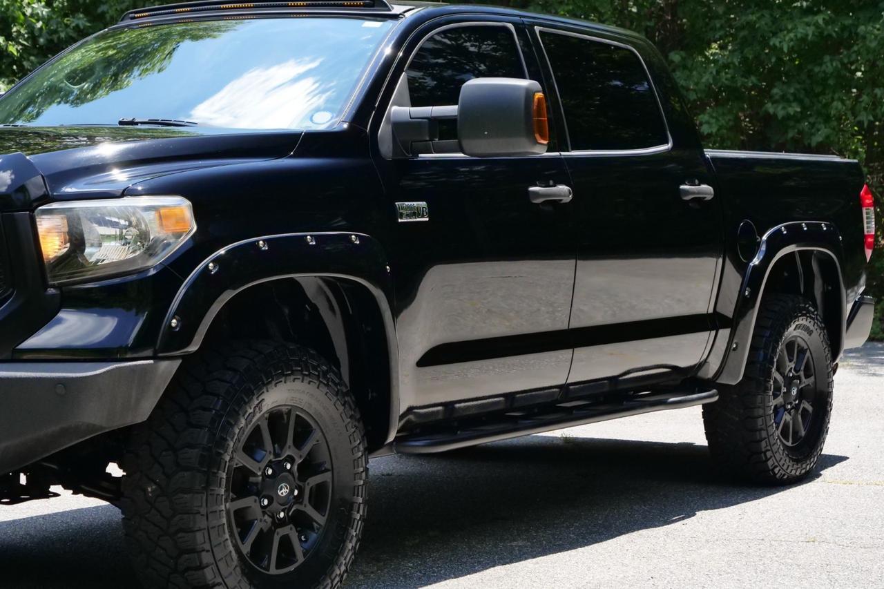2015 Toyota Tundra SR5 4X4 / TRD Off Road / 5.7L V8 / Upgrades! High Point NC