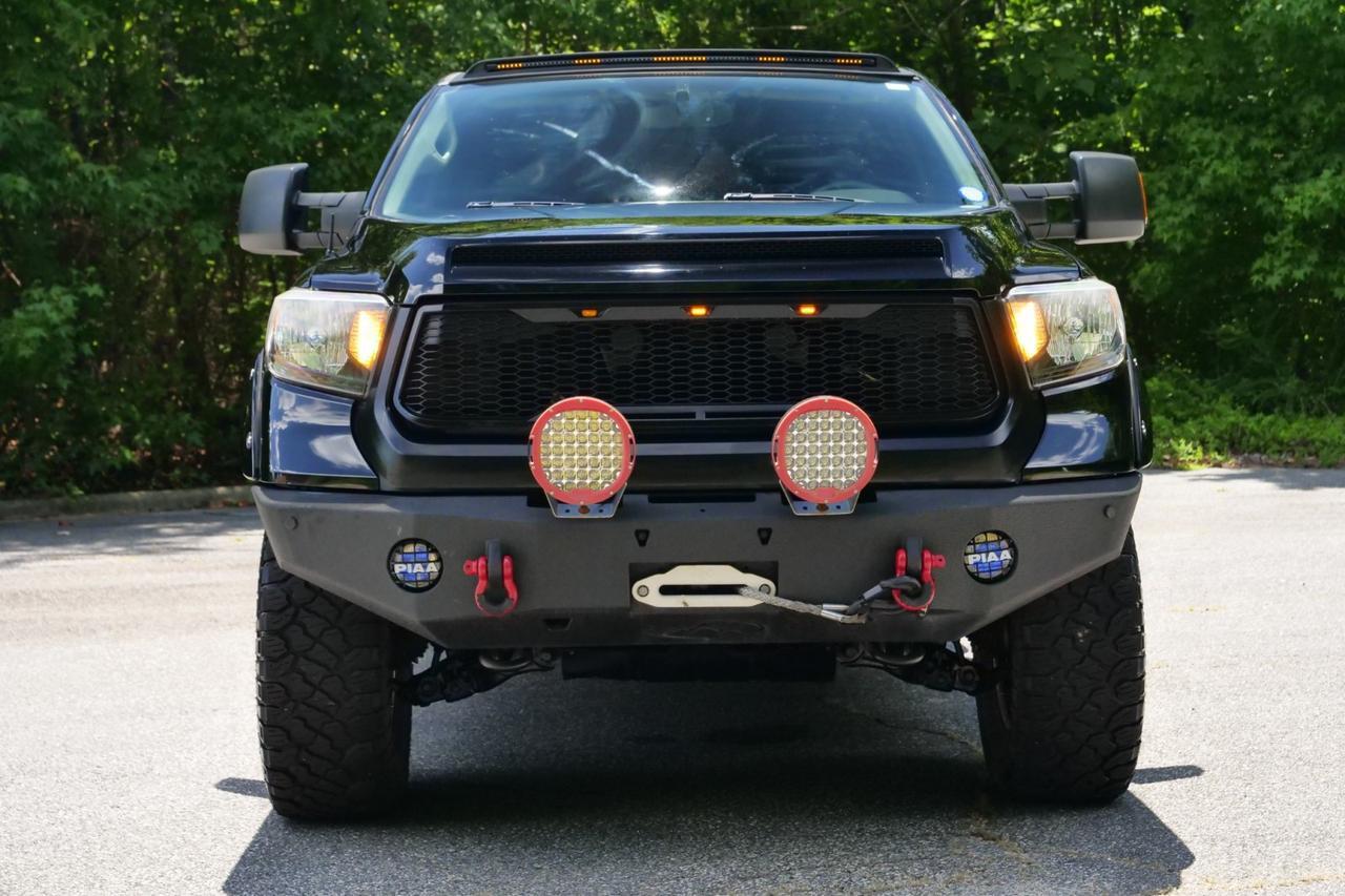 2015 Toyota Tundra SR5 4X4 / TRD Off Road / 5.7L V8 / Upgrades! High Point NC