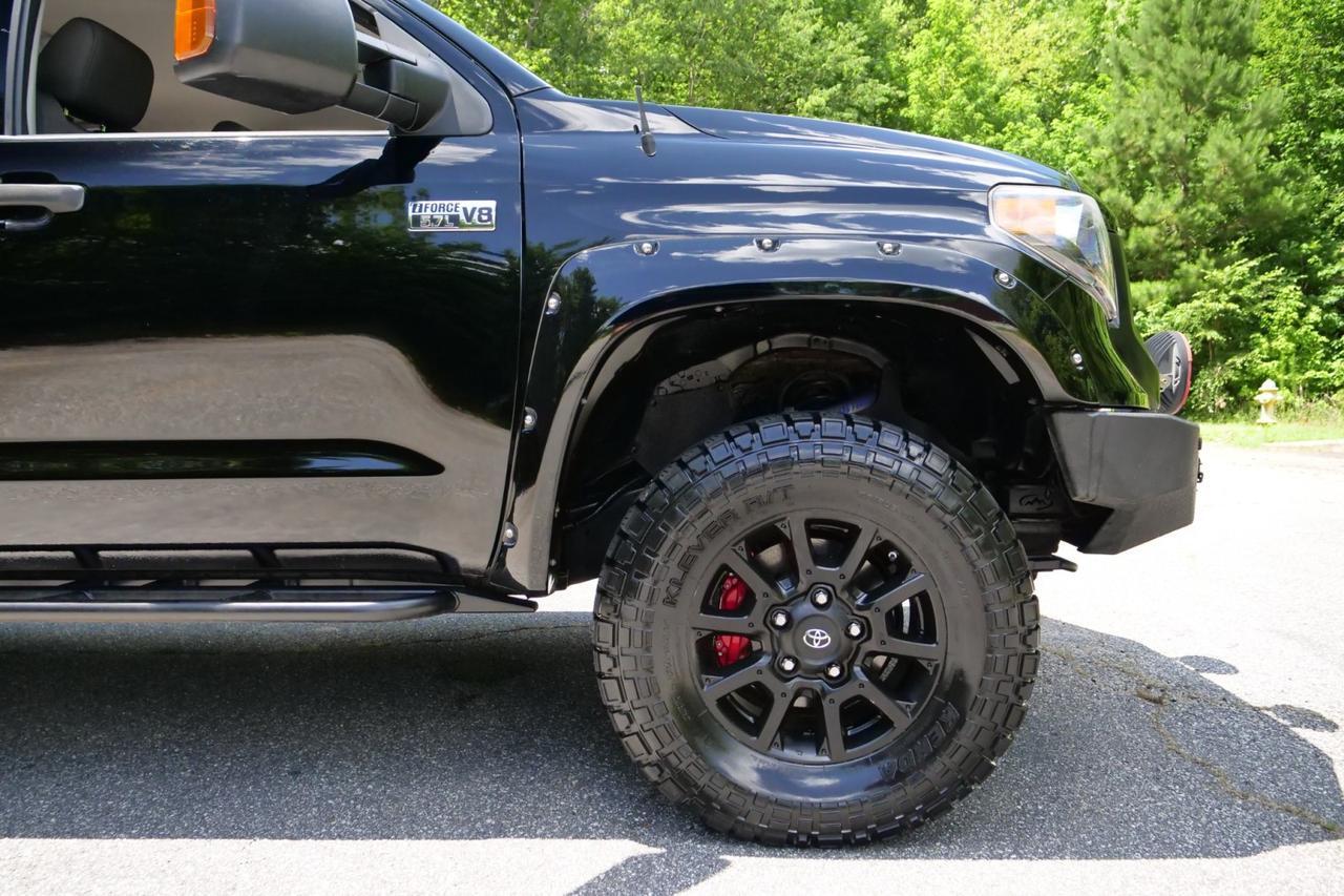 2015 Toyota Tundra SR5 4X4 / TRD Off Road / 5.7L V8 / Upgrades! High Point NC
