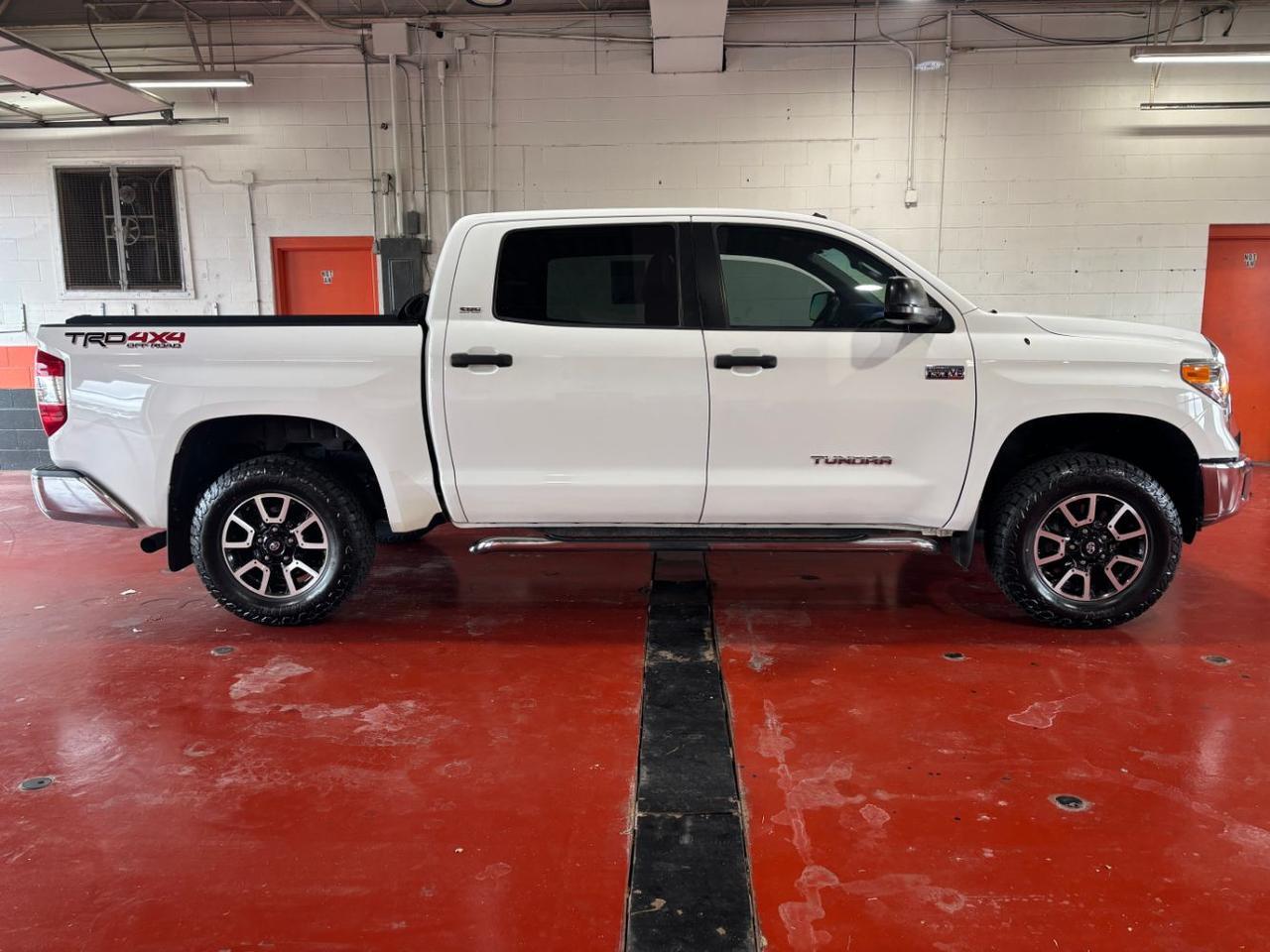 2015 Toyota Tundra SR5 5.7L V8