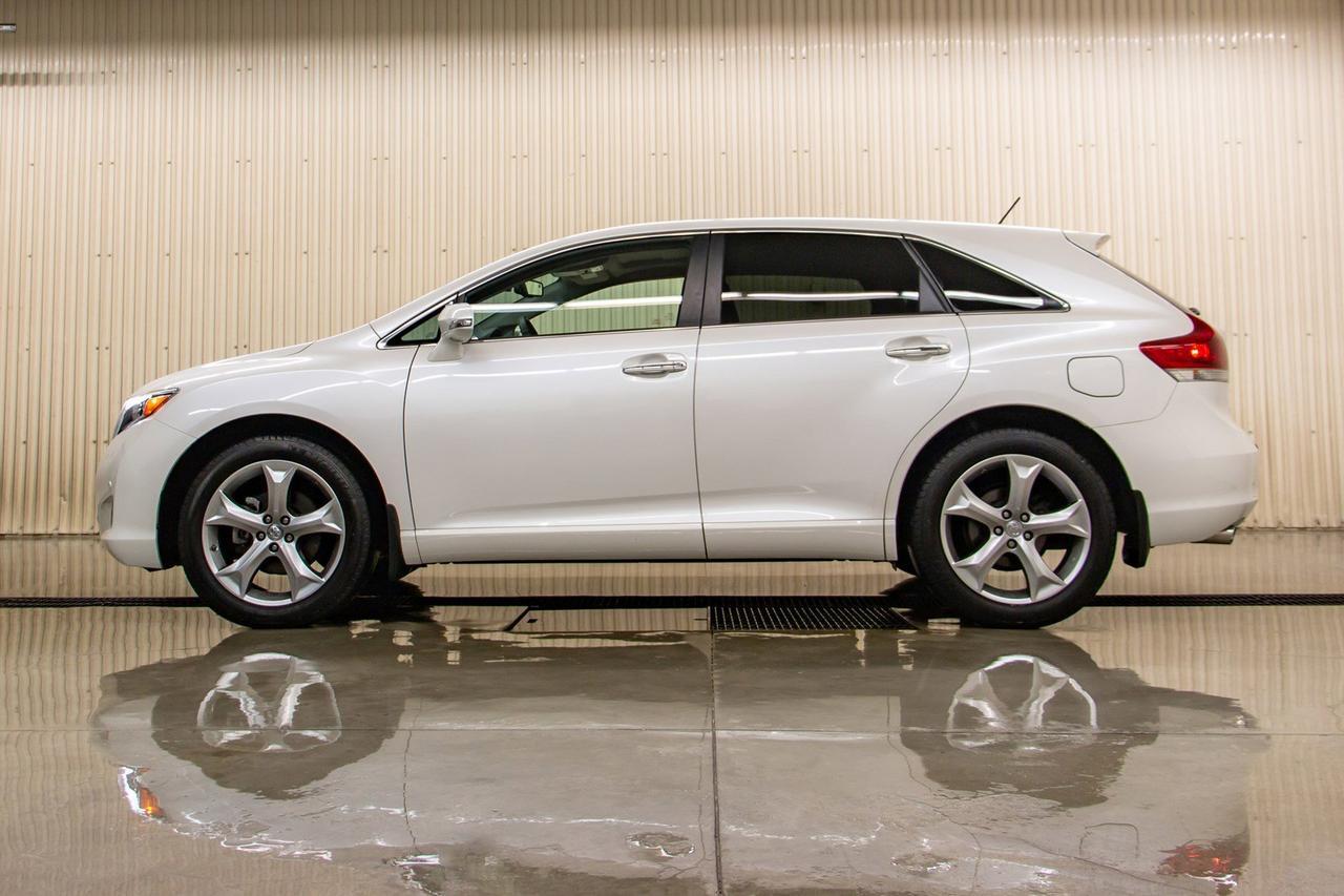 2015 Toyota Venza AWD LIMITED Red Deer AB