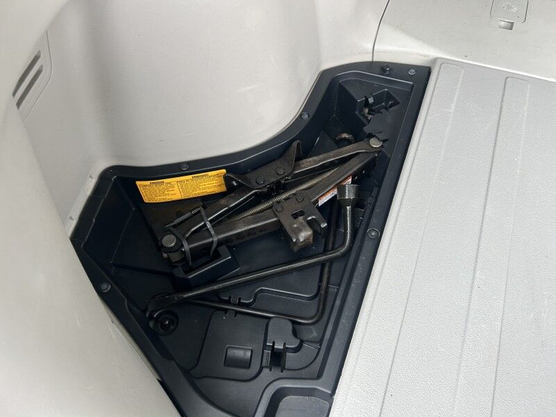 2015 Toyota Venza LE - LOW MILES - VERY CLEAN UNDERNEATH Whitinsville MA