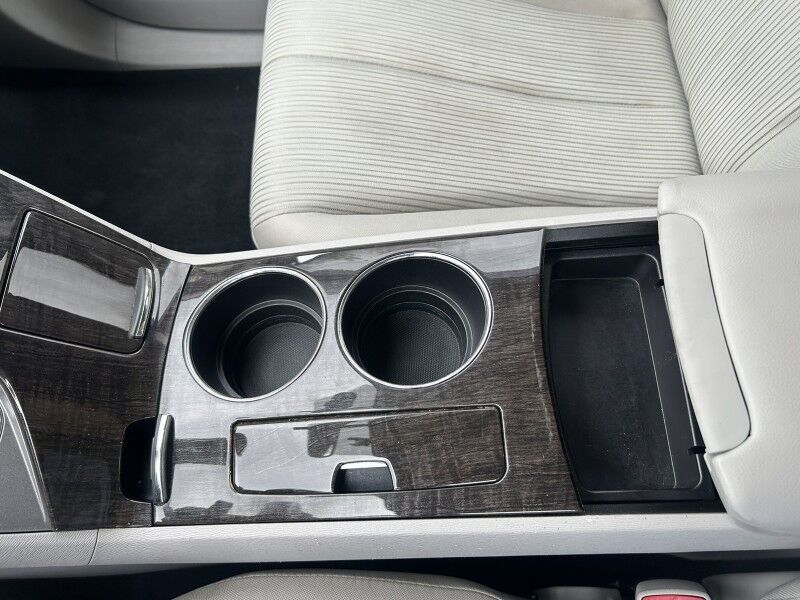 2015 Toyota Venza LE - LOW MILES - VERY CLEAN UNDERNEATH Whitinsville MA