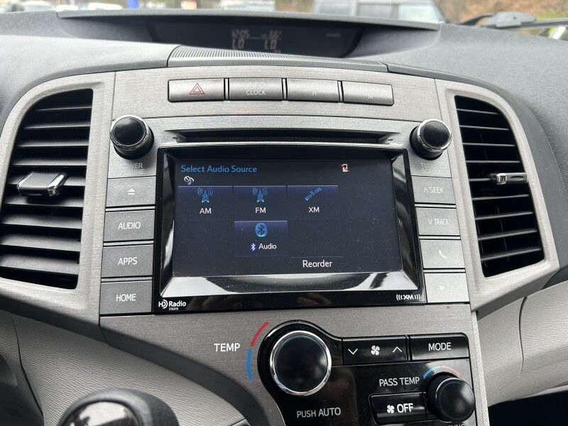 2015 Toyota Venza LE - LOW MILES - VERY CLEAN UNDERNEATH Whitinsville MA