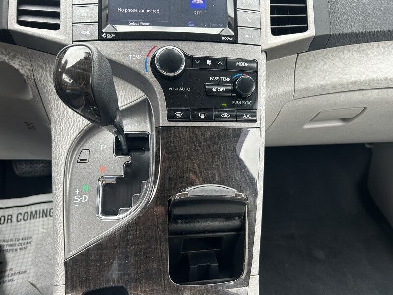 2015 Toyota Venza LE - LOW MILES - VERY CLEAN UNDERNEATH Webster MA
