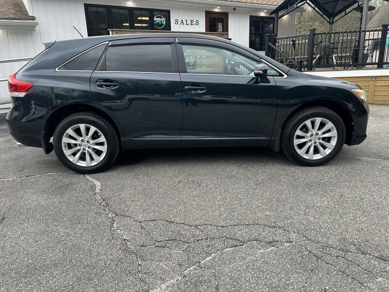 2015 Toyota Venza LE - LOW MILES - VERY CLEAN UNDERNEATH Webster MA