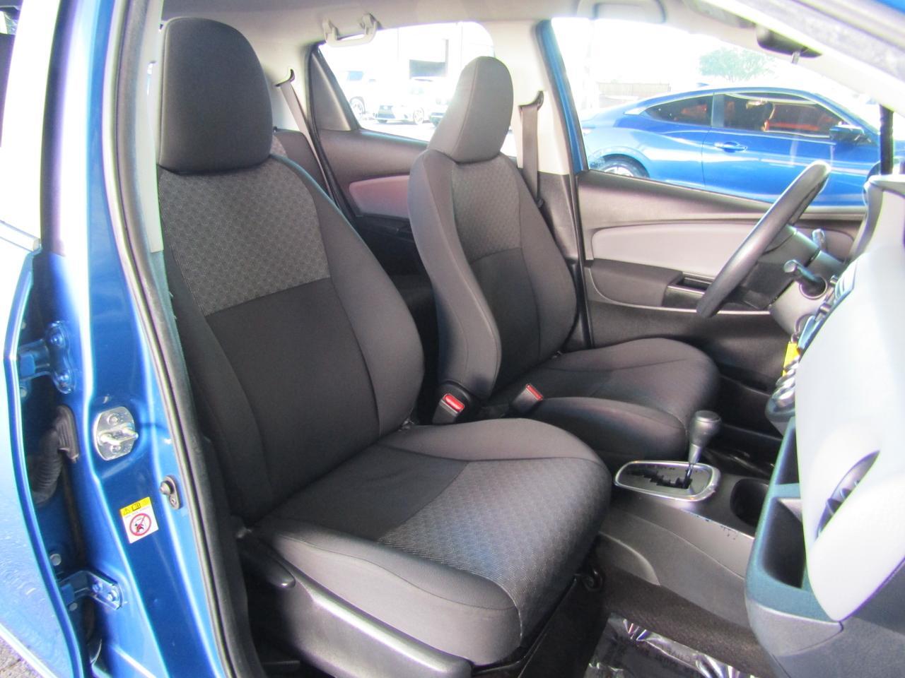 2015 Toyota Yaris 5dr Liftback Auto L (Natl) Grand Prairie TX