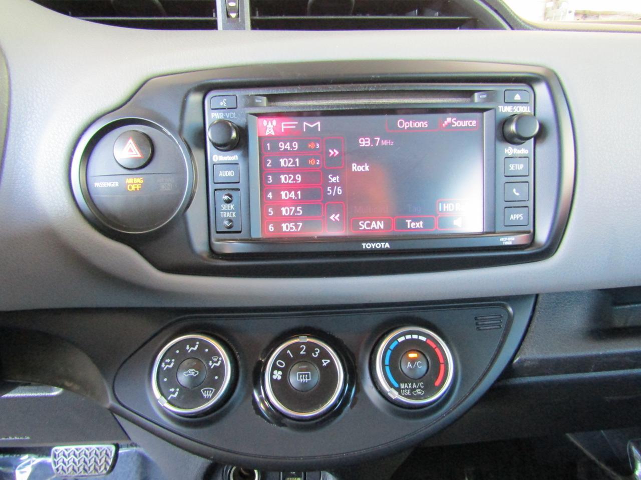2015 Toyota Yaris 5dr Liftback Auto L (Natl) Grand Prairie TX