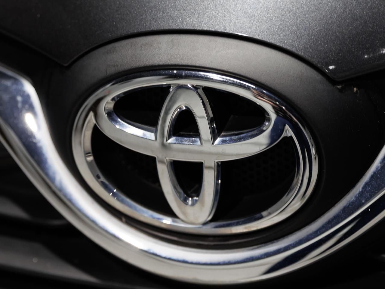 2015 Toyota Yaris L Cranberry PA