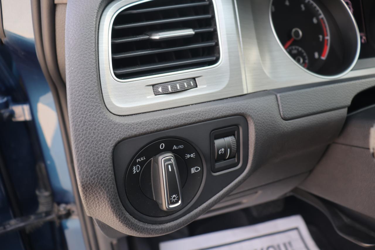 2015 VOLKSWAGEN GOLF Houston TX