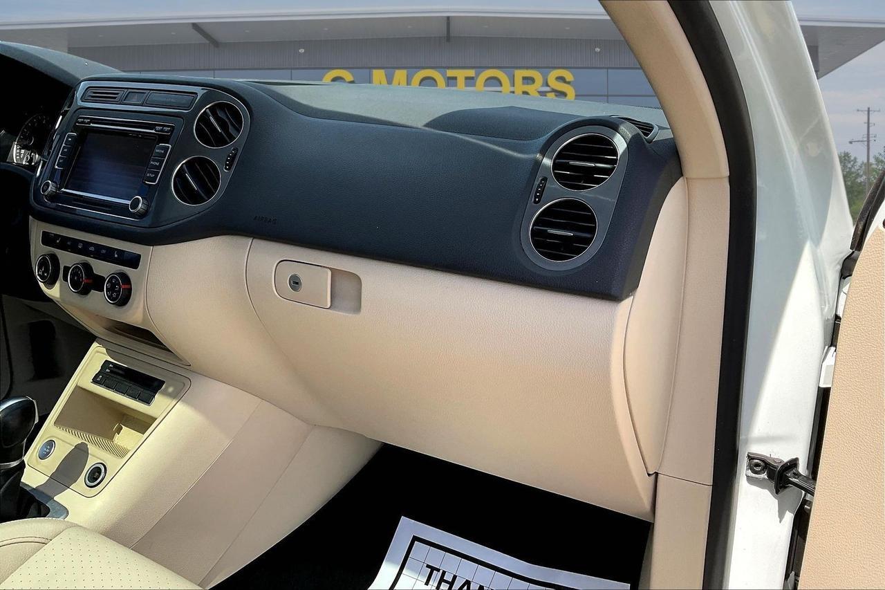 2015 VOLKSWAGEN TIGUAN S Houston TX