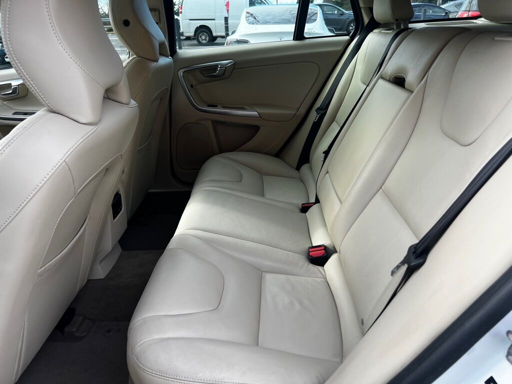 2015 VOLVO V60 T5 PREMIER Des Moines WA