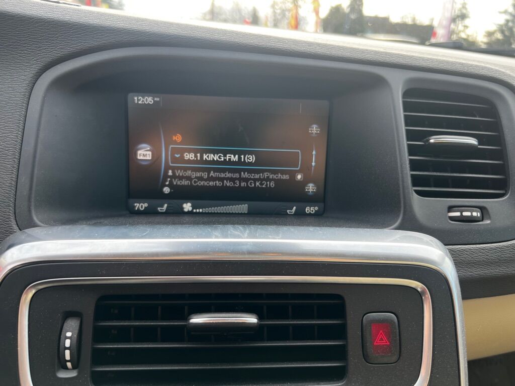 2015 VOLVO V60 T5 PREMIER Des Moines WA