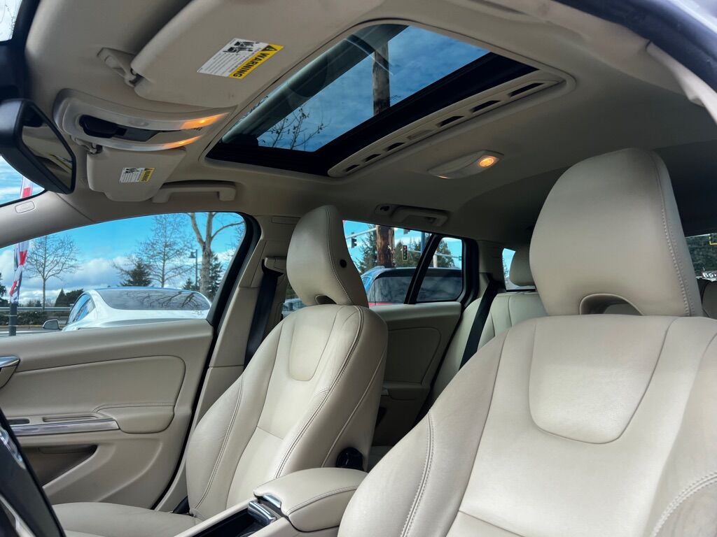 2015 VOLVO V60 T5 PREMIER Des Moines WA
