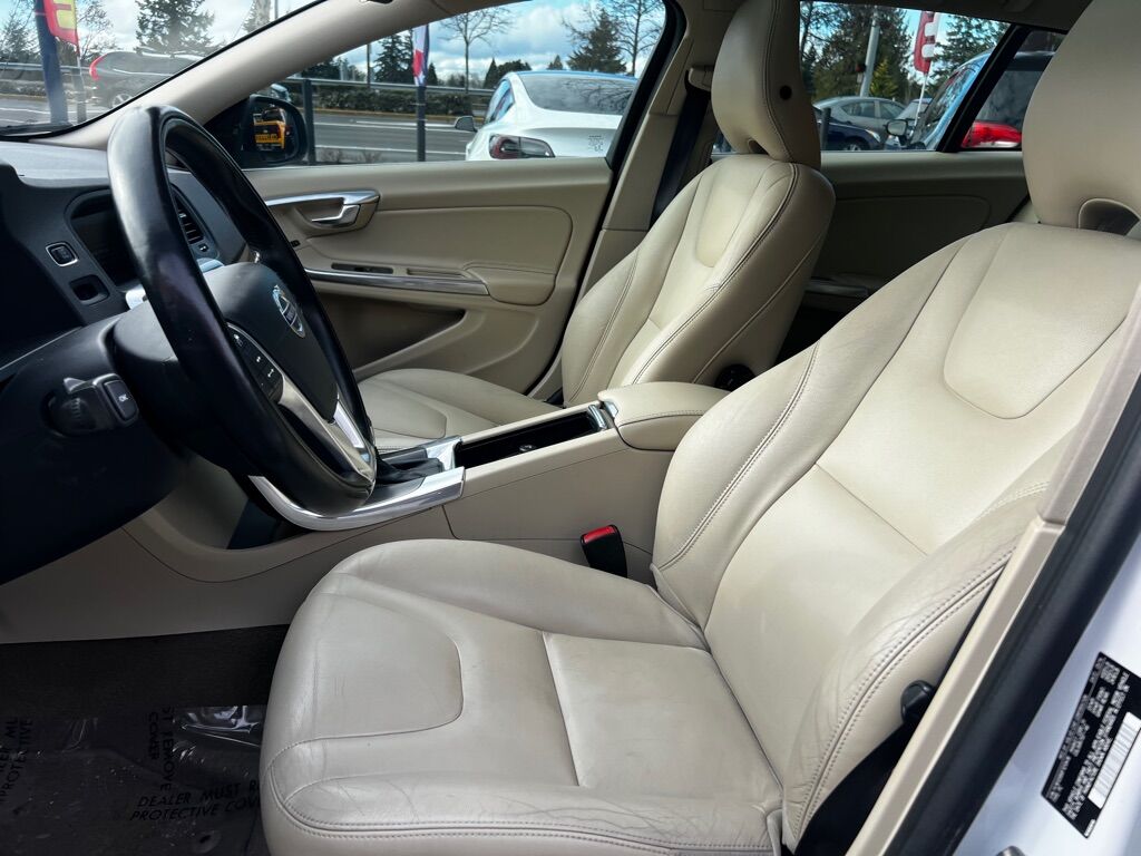 2015 VOLVO V60 T5 PREMIER Des Moines WA