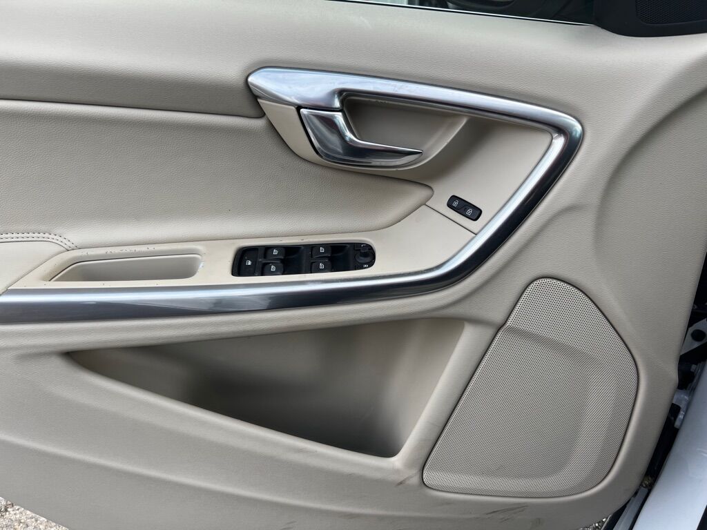 2015 VOLVO V60 T5 PREMIER Des Moines WA