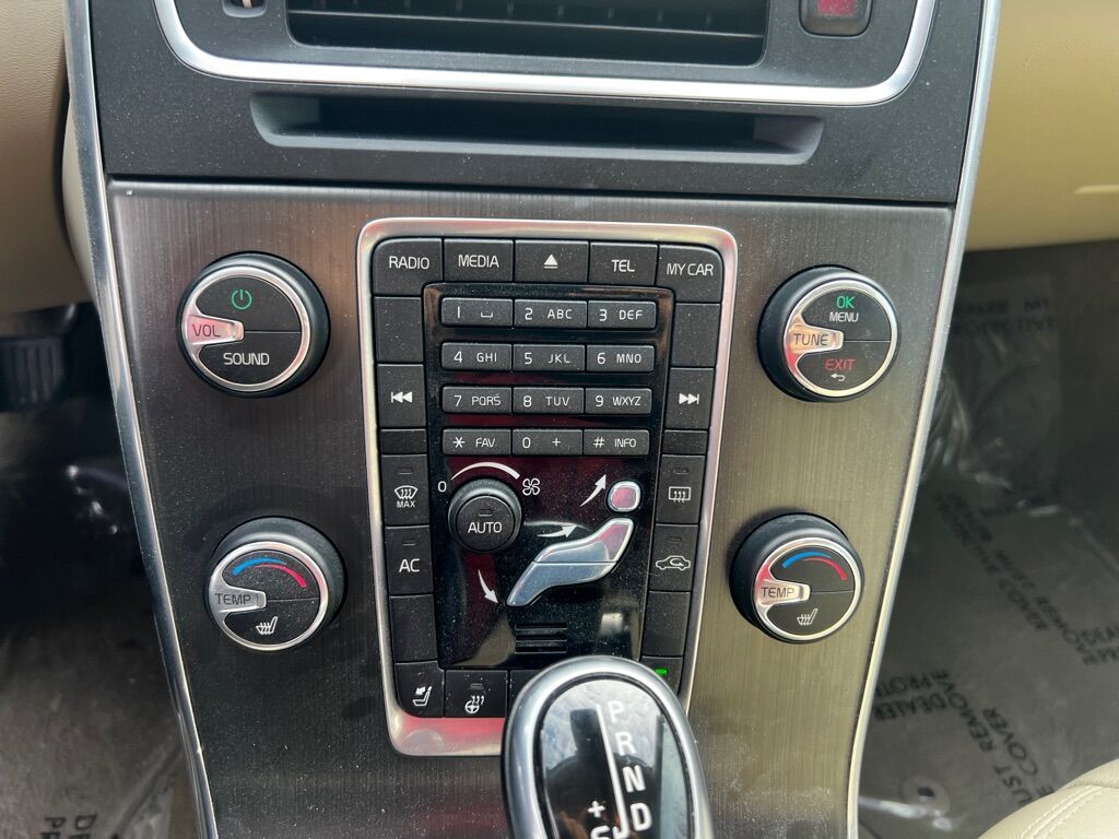 2015 VOLVO V60 T5 PREMIER Des Moines WA